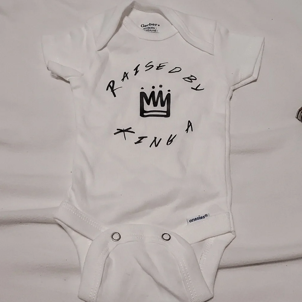RAISED by king A Gerber one piece size newborn new without tag never worn 100%co